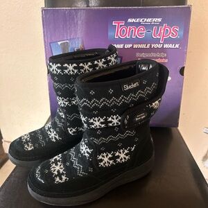 Skechers Black and White Knit Winter Boots